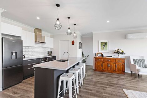 Photo of property in 3 George Street, Bulls, 4818