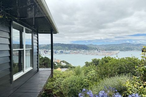 Photo of property in 38 Robieson Street, Roseneath, Wellington, 6011