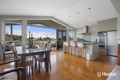 Photo of property in 28 Reo Crescent, Waihi Beach, 3611