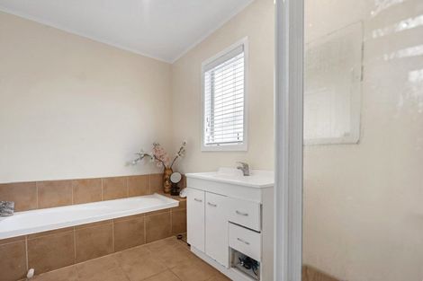 Photo of property in 12 Lane Road, Weymouth, Auckland, 2103