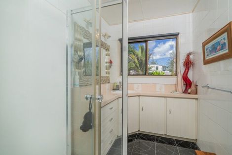 Photo of property in 10 Centennial Drive, Whitianga, 3510