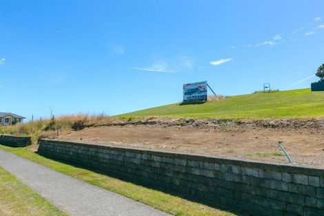 Photo of property in 20 Links Drive, Waiwhakaiho, New Plymouth, 4312