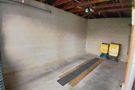 Photo of property in 2/9 Seaton Road, Murrays Bay, Auckland, 0630