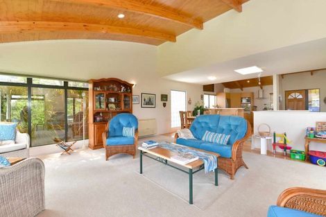 Photo of property in 2/42 Amorino Drive, Red Beach, 0932