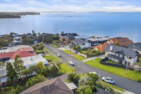 Photo of property in 1/130 Churchill Road, Rothesay Bay, Auckland, 0630