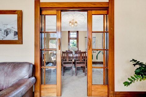 Photo of property in 6 Ridge Lane, New Plymouth, 4310