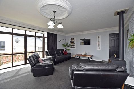 Photo of property in 708 Queens Drive, Waikiwi, Invercargill, 9810