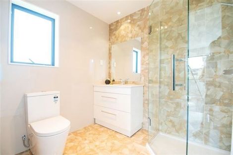 Photo of property in 11 Younger Lane, Massey, Auckland, 0614