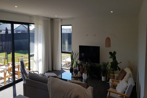 Photo of property in 12 Mccahon Drive, Rangiora, 7400