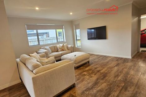 Photo of property in 12 Kingi Te Ahoaho Place, Otaki, 5512