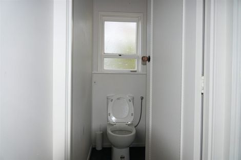 Photo of property in 90 Coronation Road, Hillcrest, Auckland, 0627