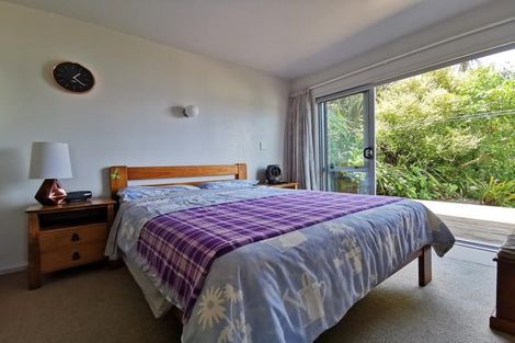 Photo of property in 41 Dress Circle, Newlands, Wellington, 6037