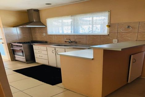 Photo of property in 422 Roscommon Road, Clendon Park, Auckland, 2103