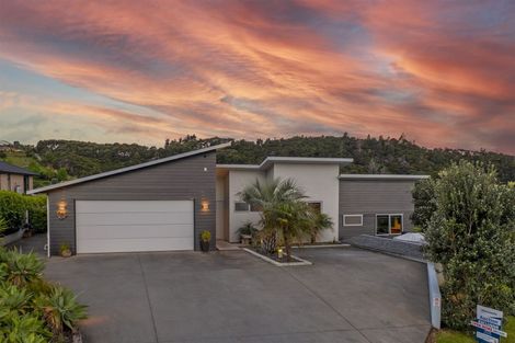 Photo of property in 4 Tironui Place, Whitianga, 3510