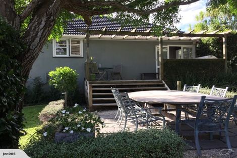 Photo of property in 5 Taratoa Street, Point England, Auckland, 1072