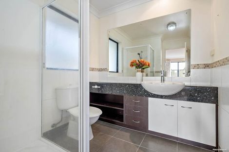 Photo of property in 16 Breon Place, Flat Bush, Auckland, 2016