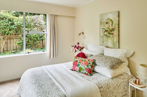 Photo of property in 398 Muritai Road, Eastbourne, Lower Hutt, 5013