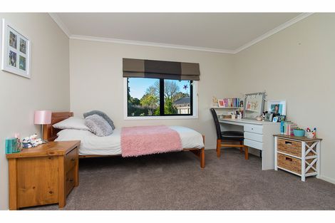 Photo of property in 5 Riverside Drive, Waiuku, 2123