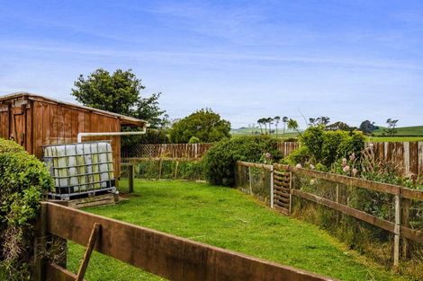 Photo of property in 244 Maata Road, Eltham, 4398