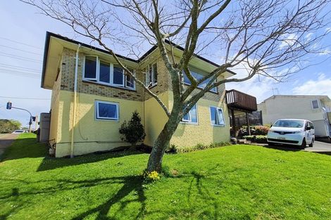 Photo of property in 1/177 Glenfield Road, Hillcrest, Auckland, 0627