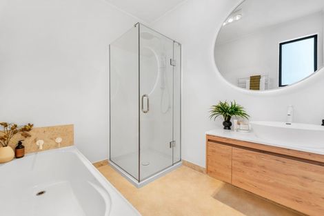 Photo of property in 1/410 Glenfield Road, Glenfield, Auckland, 0629