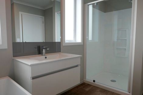 Photo of property in 10 Hapeta Street, Otaki, 5512