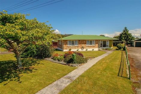 Photo of property in 22 Cochrane Street, Fairy Springs, Rotorua, 3015