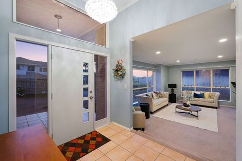 Photo of property in 33 Wiltshire Place, Somerville, Auckland, 2014