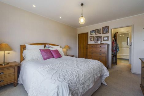 Photo of property in 10a Millbrook Road, Henderson, Auckland, 0612