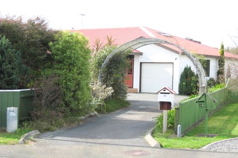 Photo of property in 18 Atarau Grove, Paraparaumu, 5032