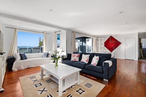 Photo of property in 15 Beach Road, Manly, Whangaparaoa, 0930