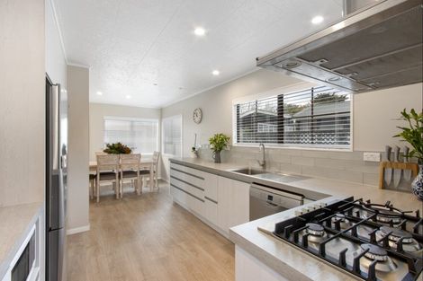 Photo of property in 17 Cedar Road, Te Awanga, 4102