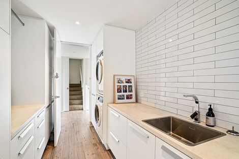 Photo of property in 25 Forest Heights, Wanaka, 9305