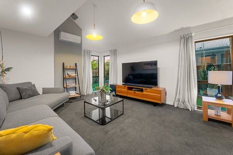 Photo of property in 2/8 Phillip Parade, Forrest Hill, Auckland, 0620