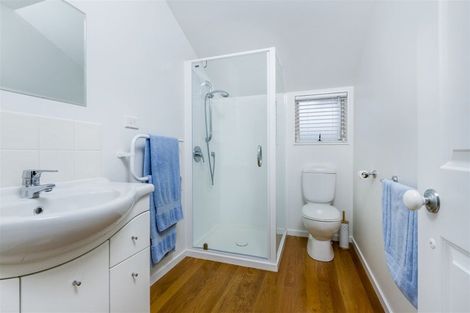 Photo of property in 2/46 Heathcote Road, Castor Bay, Auckland, 0620