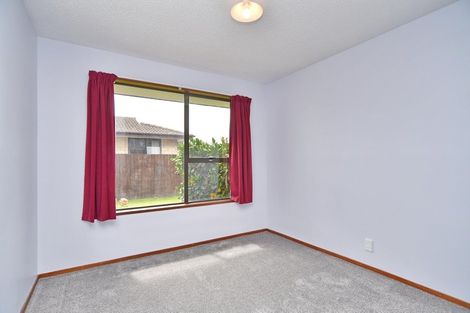Photo of property in 2 Kinross Street, Hei Hei, Christchurch, 8042