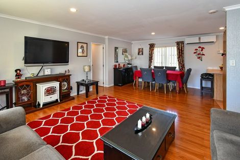 Photo of property in 6 Emmerdale Avenue, Papakura, 2110