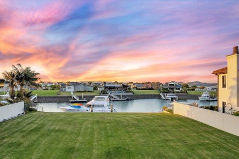 Photo of property in 10 Rauiri Drive, One Tree Point, 0118