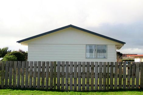 Photo of property in 59 Martin Road, Paraparaumu Beach, Paraparaumu, 5032