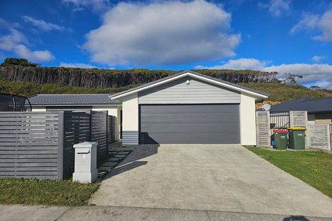 Photo of property in 39 Brian Morgan Terrace, Wainuiomata, Lower Hutt, 5014