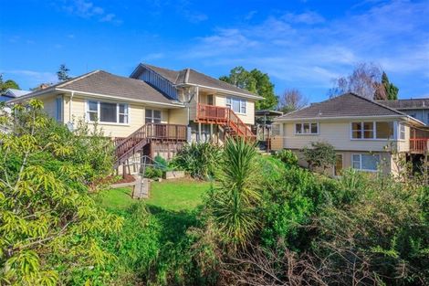 Photo of property in 5 Woodglen Road, Glen Eden, Auckland, 0602