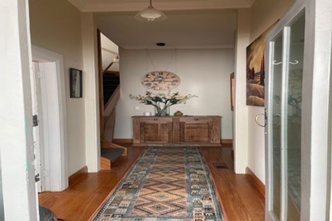 Photo of property in 17 Palliser Road, Roseneath, Wellington, 6011