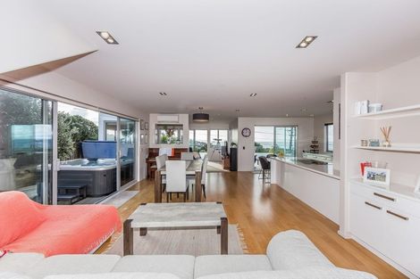 Photo of property in 515 Whangaparaoa Road, Stanmore Bay, Whangaparaoa, 0932
