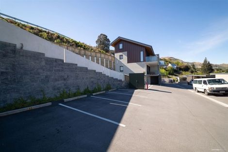 Photo of property in La Residence Du Lac, 35/527 Frankton Road, Queenstown, 9300