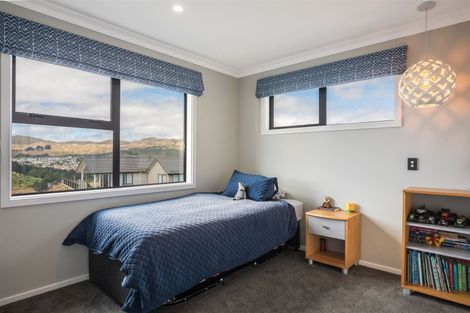 Photo of property in 4 Rotorua Grove, Aotea, Porirua, 5024