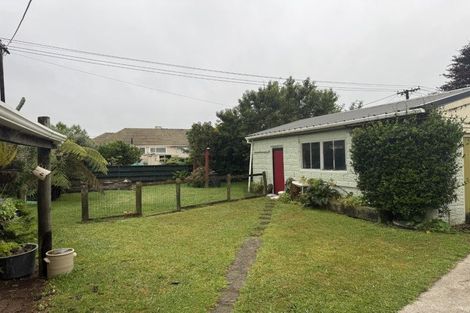 Photo of property in 5 Hawkins Street, Vogeltown, New Plymouth, 4310