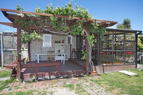 Photo of property in 16 Punga Street, Tangimoana, 4822