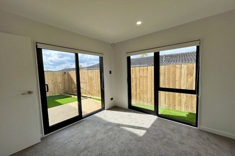 Photo of property in 98d Royal Road, Massey, Auckland, 0614