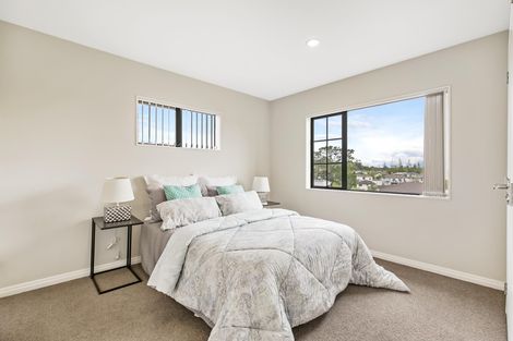 Photo of property in 99 Laurel Oak Drive, Schnapper Rock, Auckland, 0632