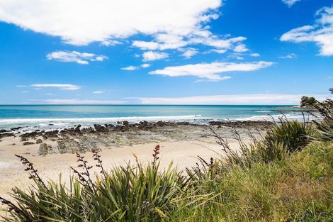 Photo of property in 2 Wood Street, Kaka Point, Balclutha, 9271